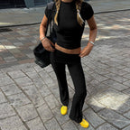 Damen Sportliches Set mit cropped Oberteil und ausgestellten Hosen R&B