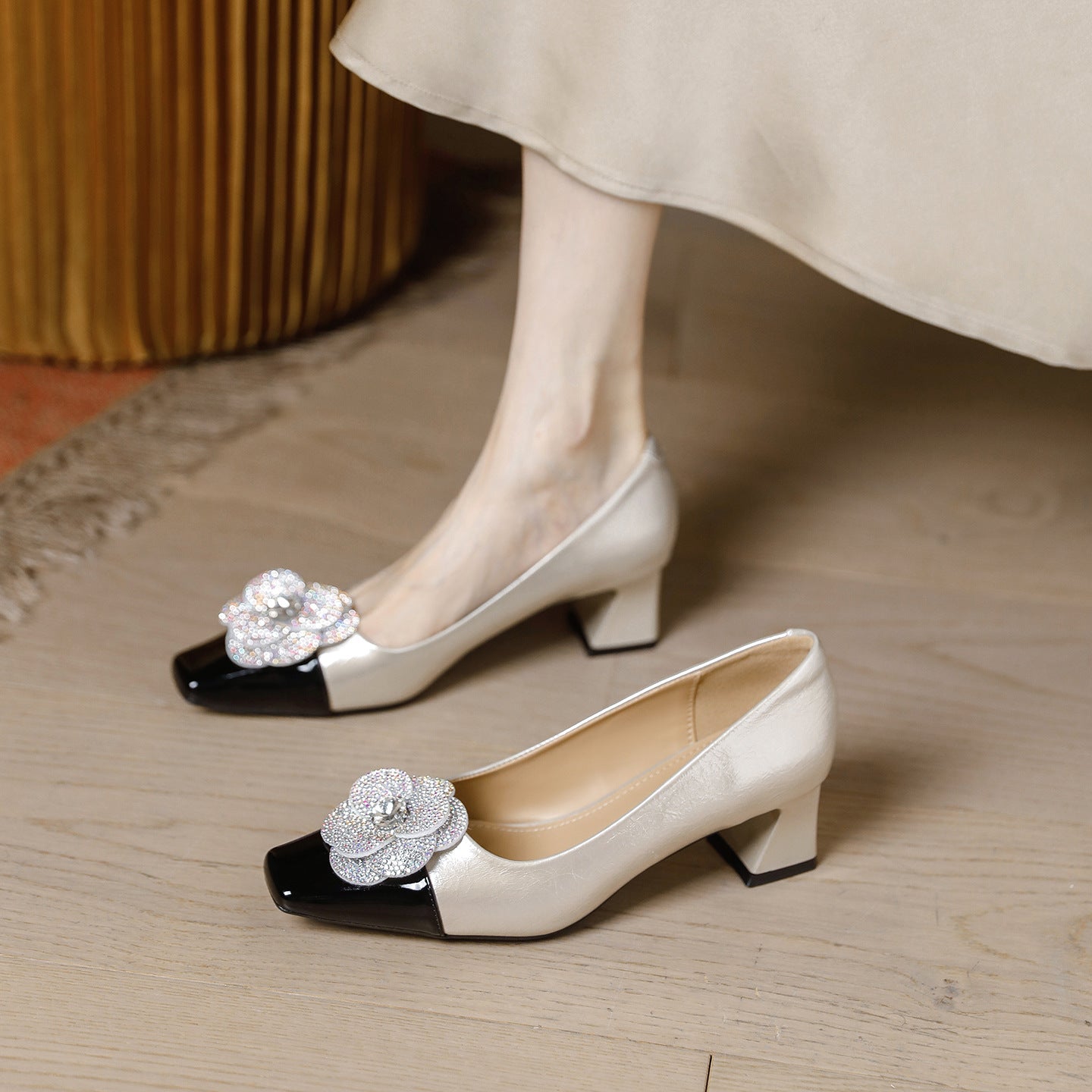 Damen elegante High Heels mit funkelndem Blumendekor