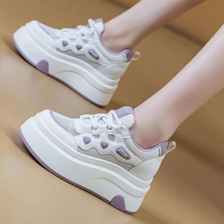Damen Plateau-Sneaker mit einzigartigem Herzmotiv und atmungsaktiver Mesh-Oberfläche R&B