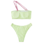 Damen Bandeau-Bikini mit innovativem Schnitt