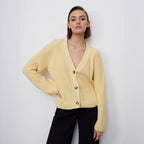 Damen Strickjacke mit großem V-Ausschnitt und Knopfverschluss R&B