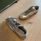 Damen Sneaker im modernen Metallic-Look mit rutschfester Sohle und komfortabler Polsterung R&B