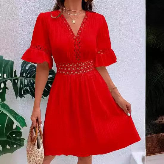 Damen Plissiertes Kleid mit kreativen Häkel-Akzenten R&B