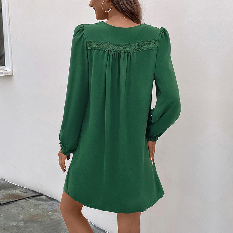 Damen geschnittenes V-Ausschnitt Kleid mit eleganten Puffärmeln und schwingendem Saum R&B
