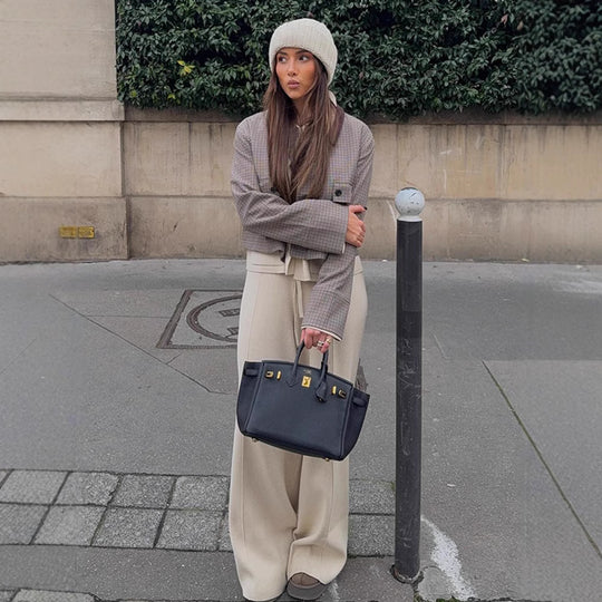 Damen kurz geschnittene Karojacke mit praktischen Taschen R&B