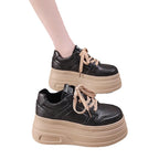 Damen Plateausneaker mit robustem Obermaterial und modischer Schnürung