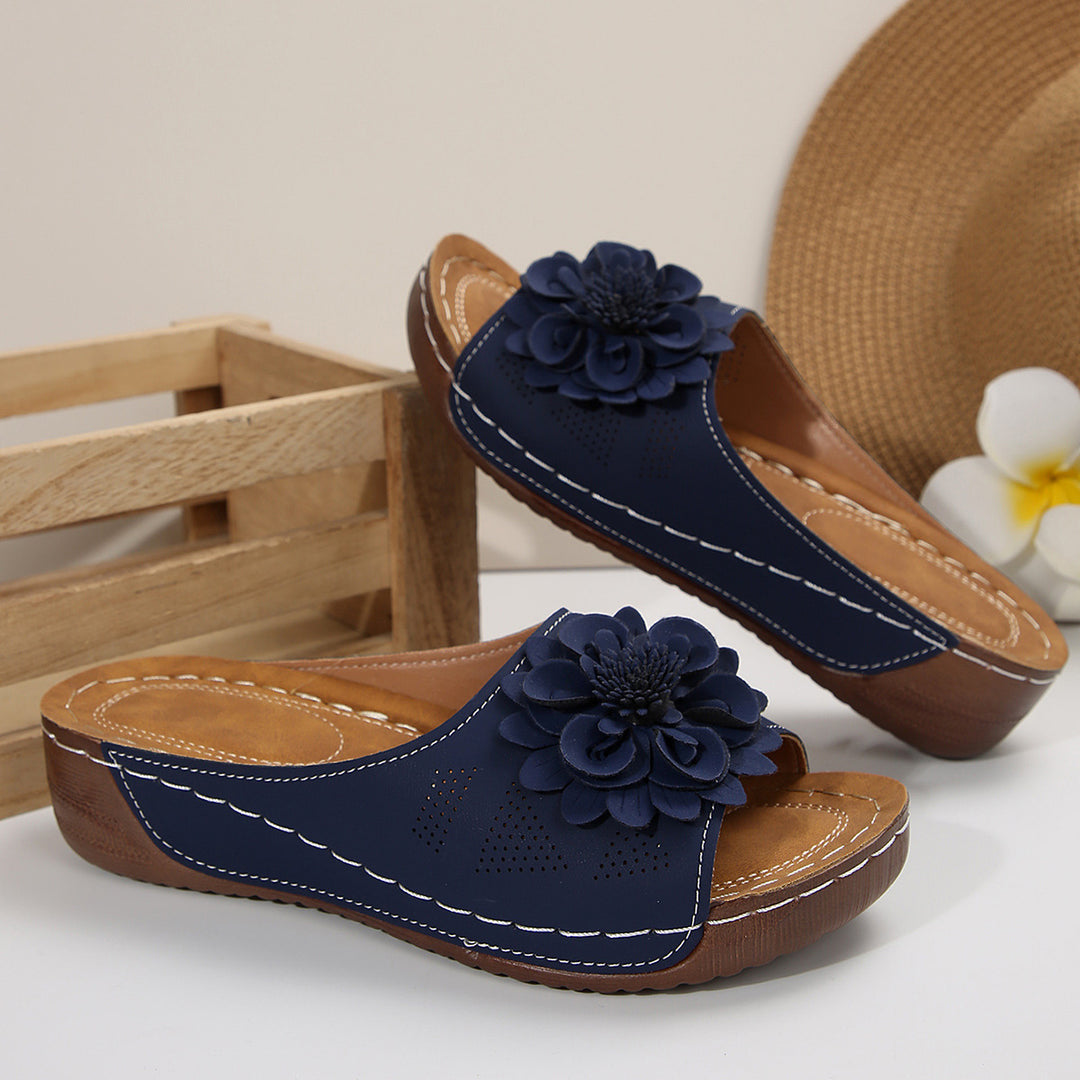 Damen Sandalen mit dekorativer Blüten-Applikation und atmungsaktiver Obermaterialstruktur R&B
