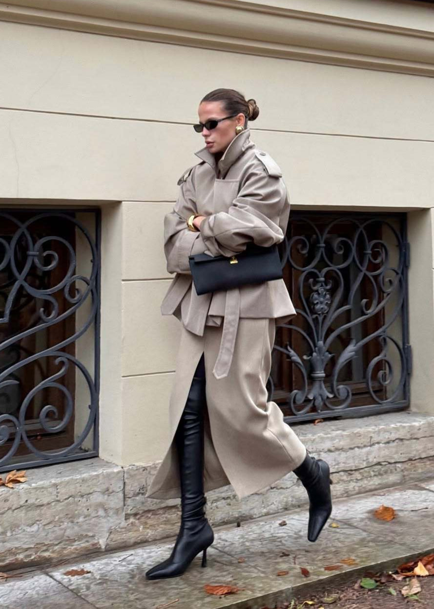 R&B | Gürtelter cropped Trenchcoat