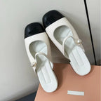 Damen Mules mit elegantem Riemendesign und glamourösem Perlenakzent