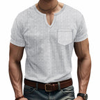 Herren nan Kurzarmshirt mit V-Schlitz-Ausschnitt und aufgesetzter Brusttasche aus strukturiertem Jersey R&B