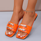 Damen nan modische Pantolette mit quadratischer Zehenpartie und dekorativer Metallapplikation R&B