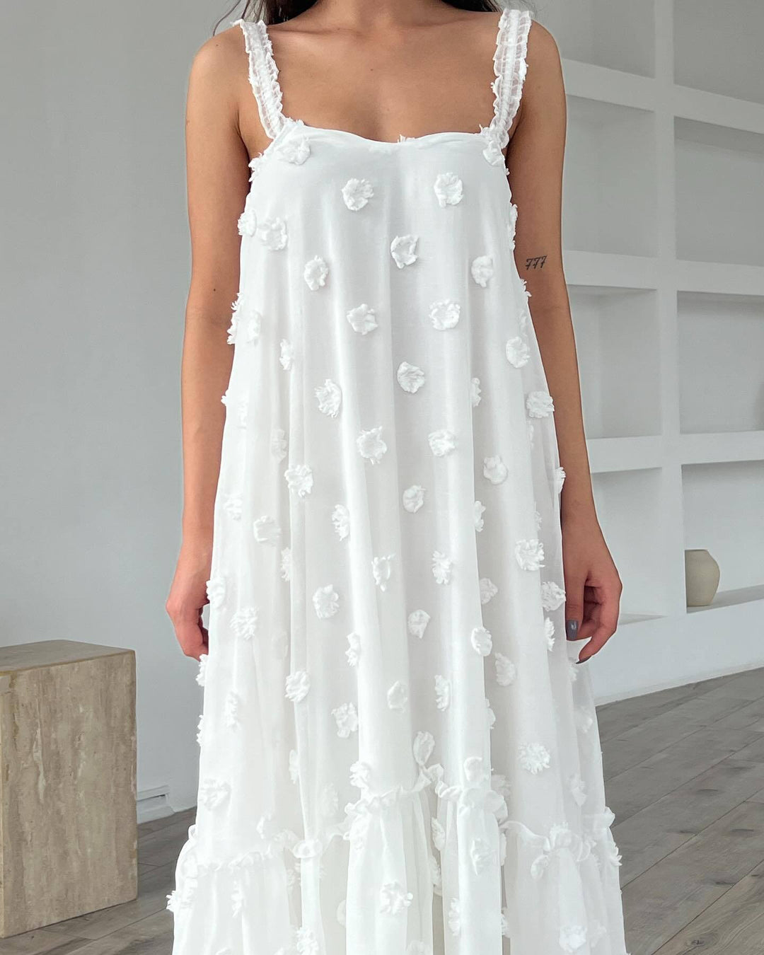 Damen Sommerliches Maxikleid mit floralem Relief und voluminösem Saum R&B