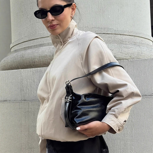 Damen Kunstlederjacke mit hohem Kragen und dekorativen Druckknöpfen R&B