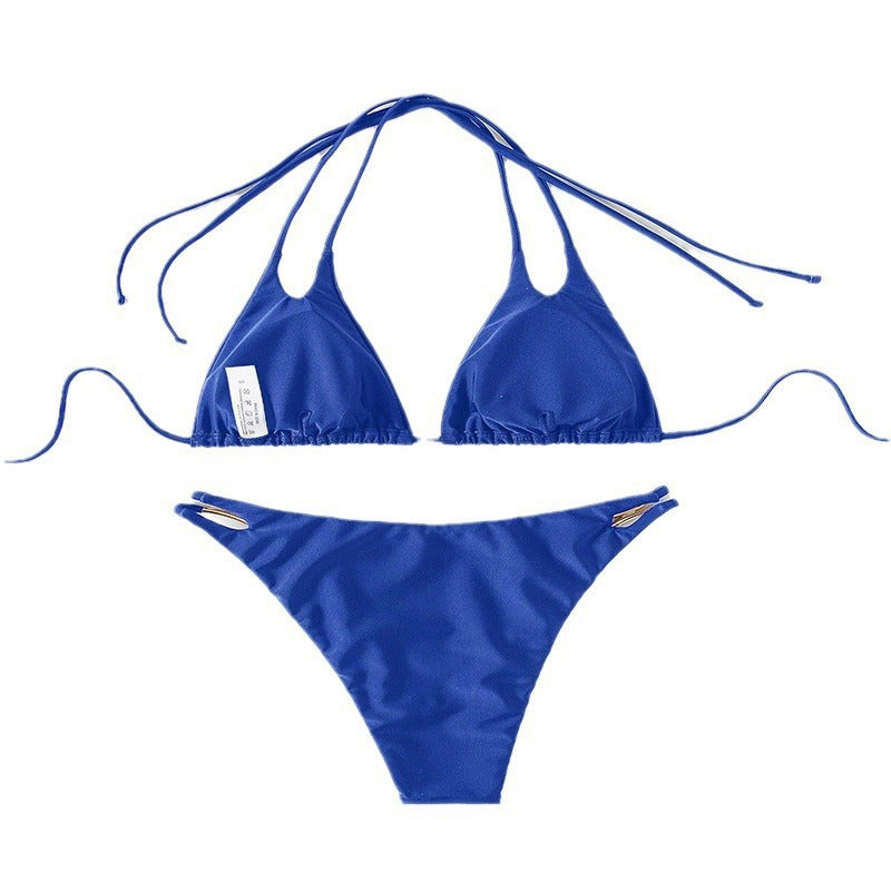 Damen Triangel-Bikini mit modernen Cut-Outs und goldenen Akzenten
