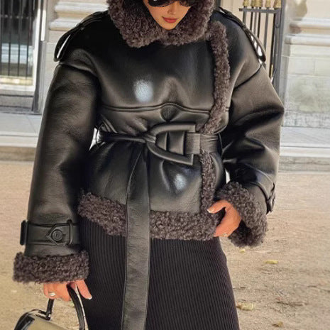 Damen Kunstfelljacke mit stylishen Details und oversized Schnitt R&B