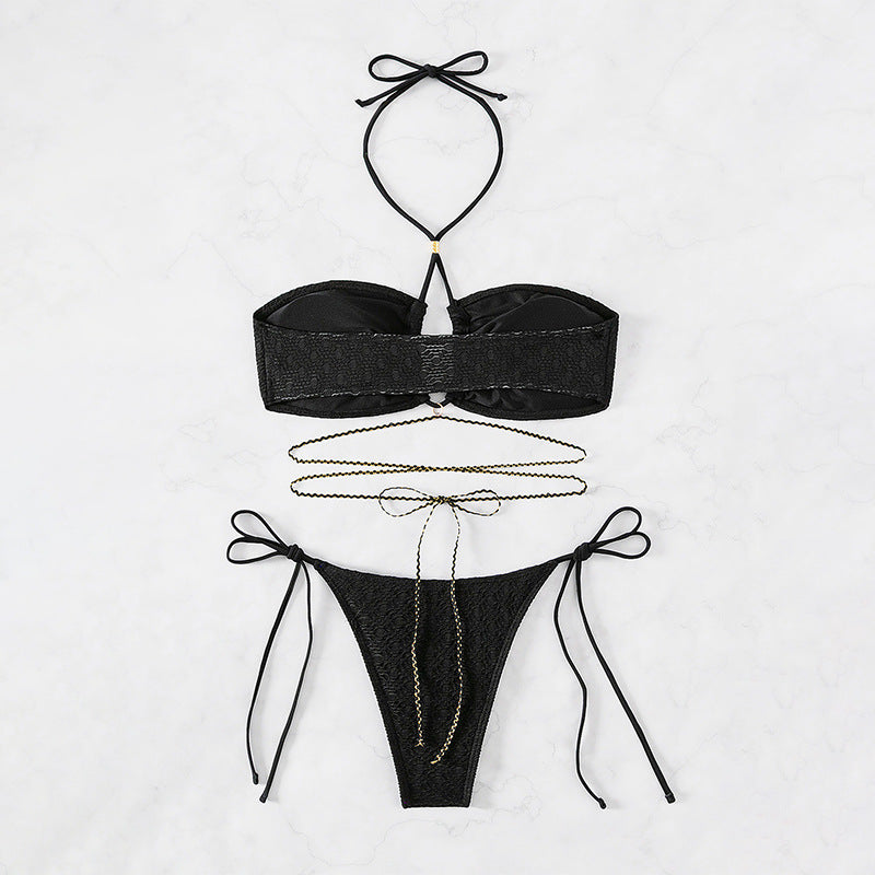 Damen Bandeau-Bikini mit eleganten goldenen Akzenten und verspielten BindR&Bändern R&B