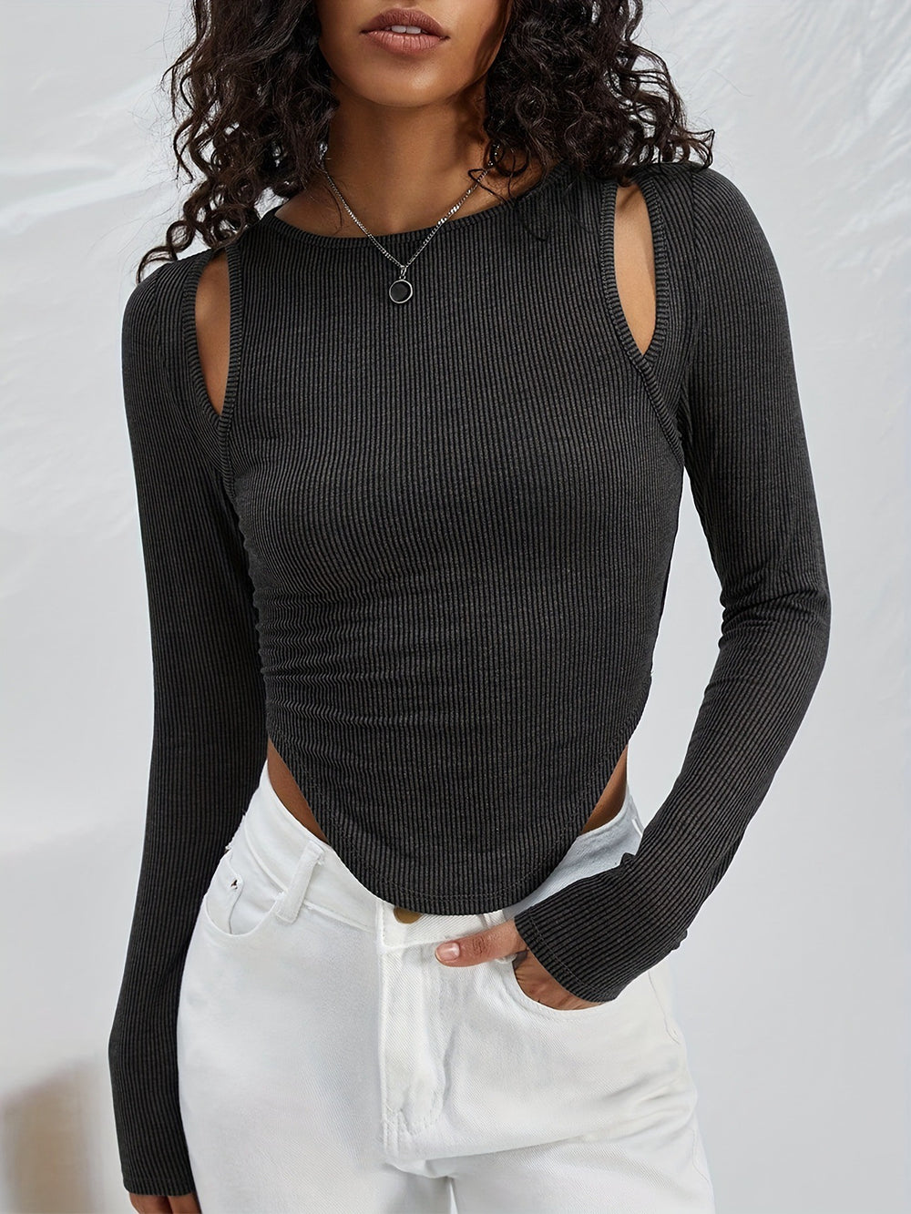 Damen Langarmshirt mit modischem Cut-Out-Design und Rippstruktur R&B