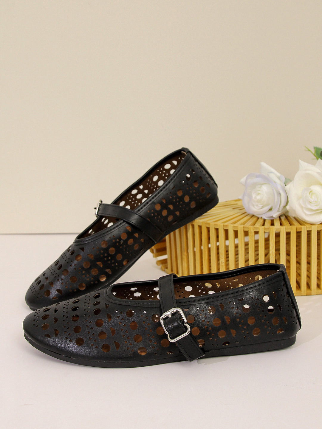 Damen komfortable Halbschuhe mit atmungsaktivem Design und verstellbarem Riemchen R&B