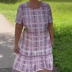 Damen Freizeitkleid mit verspieltem Karomuster und Rüschendetails