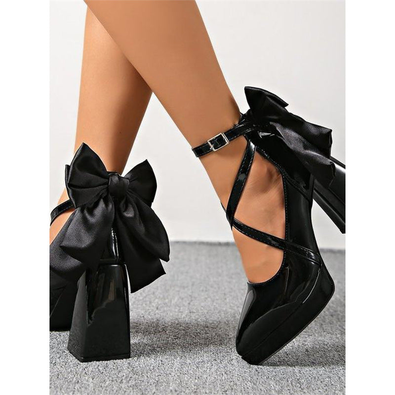 Damen elegante High Heel Schuhe mit Riemen und Schleifenverzierung R&B