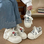 Damen Sneaker mit einzigartigem Design und dekorativen Schnürakzenten R&B