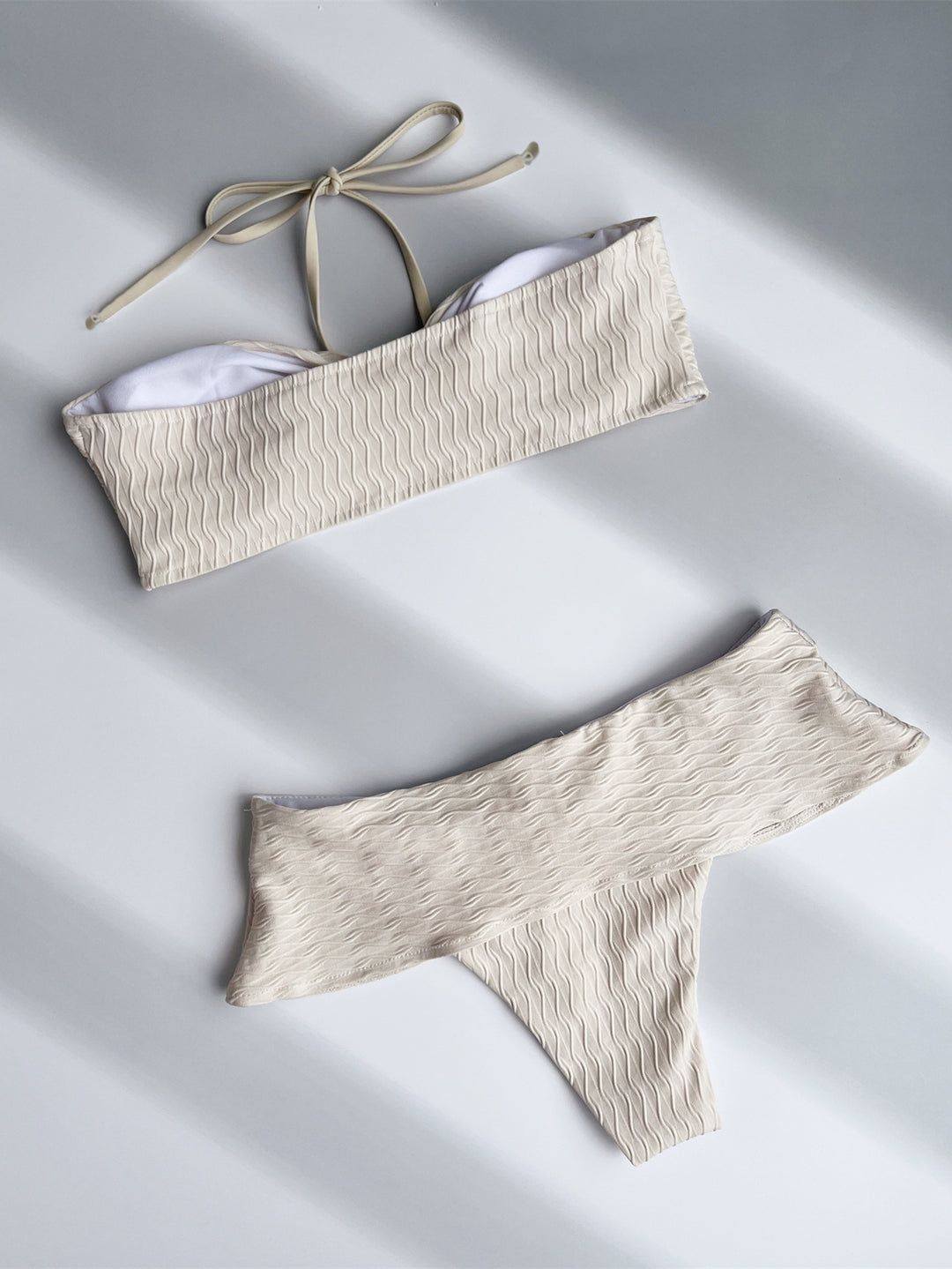 Damen Bandeau-Bikini mit raffinierten Rüschen R&B