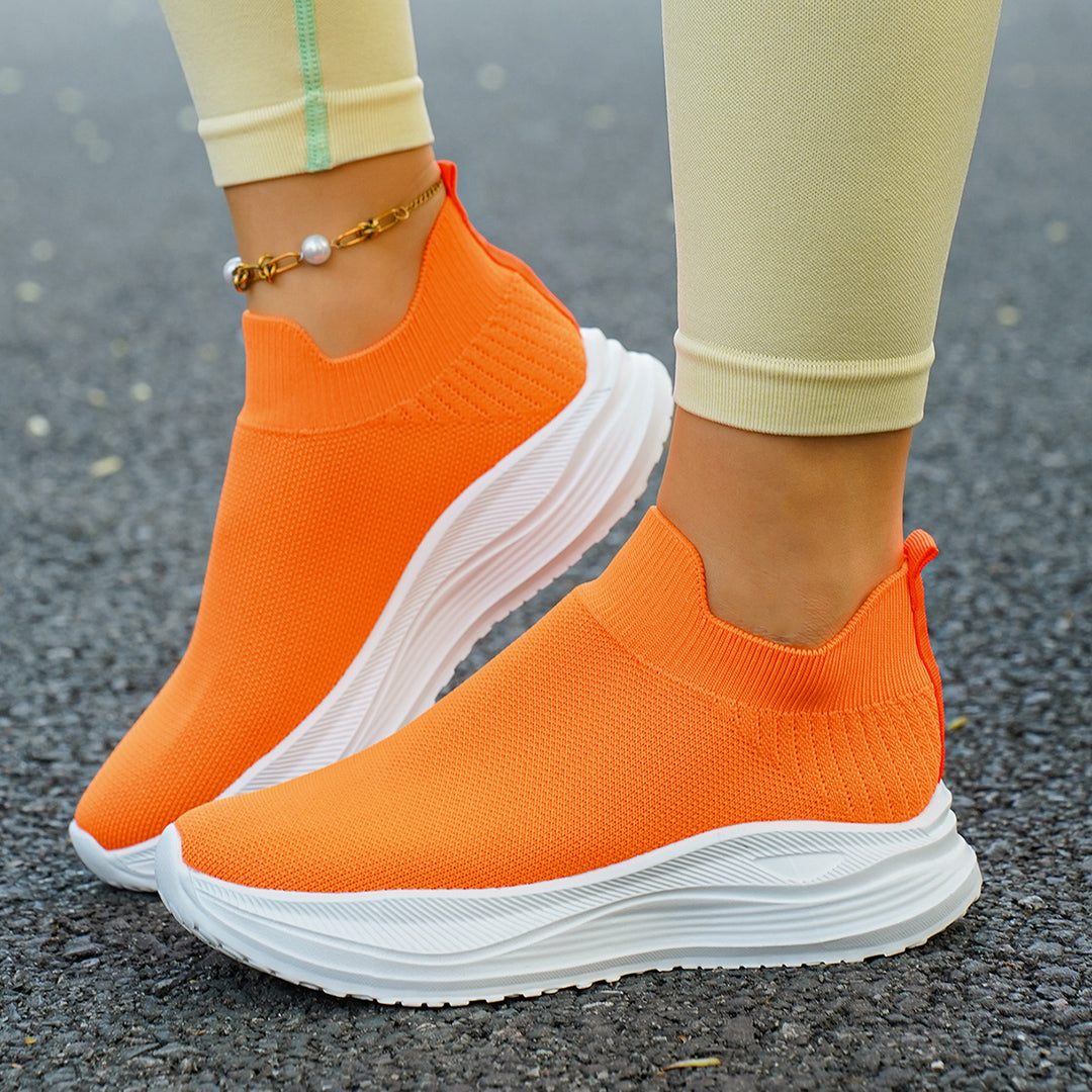 Damen sportliche Slip-On Sneakers mit atmungsaktivem Obermaterial und dämpfender Sohle R&B