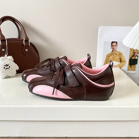 Damen Bequeme Sneaker mit elegantem Obermaterial und modischen Schnürdetails R&B