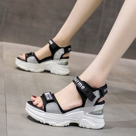 Damen Sportliche Sandalen mit glitzerndem Riemendesign R&B