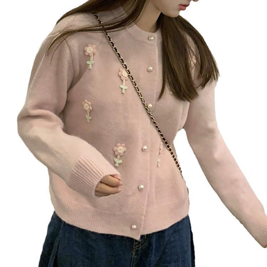 Damen Strickjacke mit kunstvollen Blumenapplikationen und eleganten Perlenknöpfen R&B