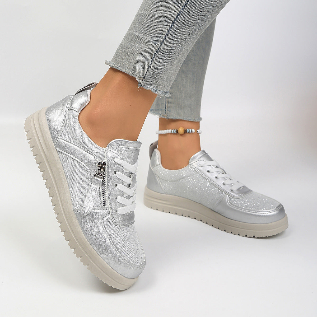Damen Sportliche Sneaker mit glänzendem Obermaterial und praktischem Reißverschluss R&B