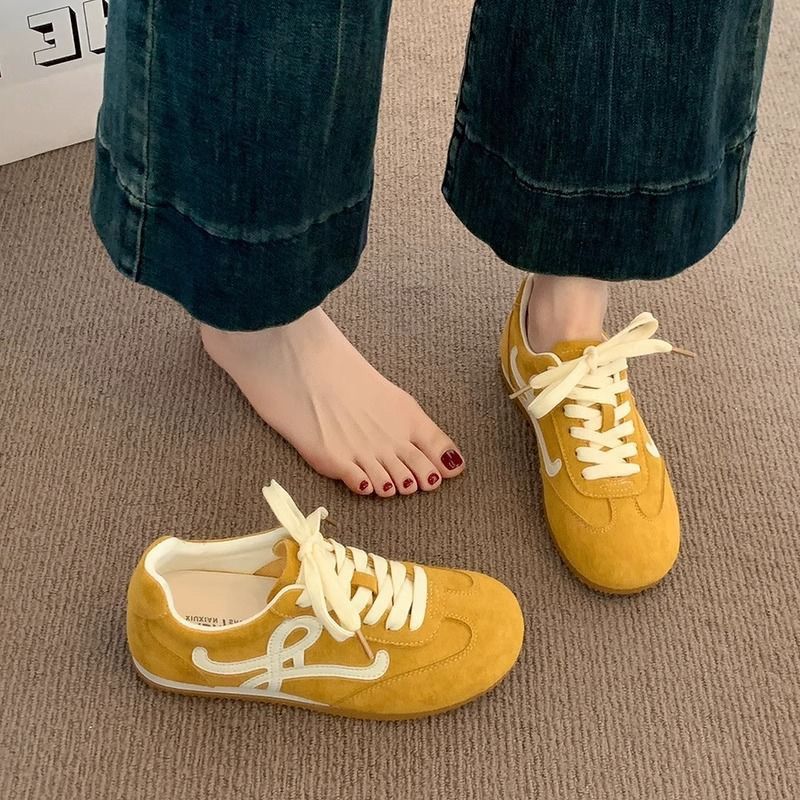 Damen Sportliche Sneaker mit rutschfester Gummisohle und hochwertigem Wildlederoberteil R&B
