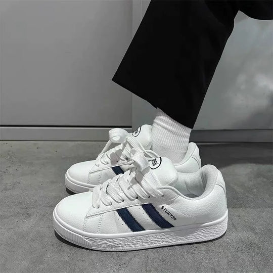 Damen Sportliche Sneaker mit klassischem Streifendesign R&B