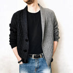 Herren Strickjacke mit modernem Strukturmuster und großen Knöpfen