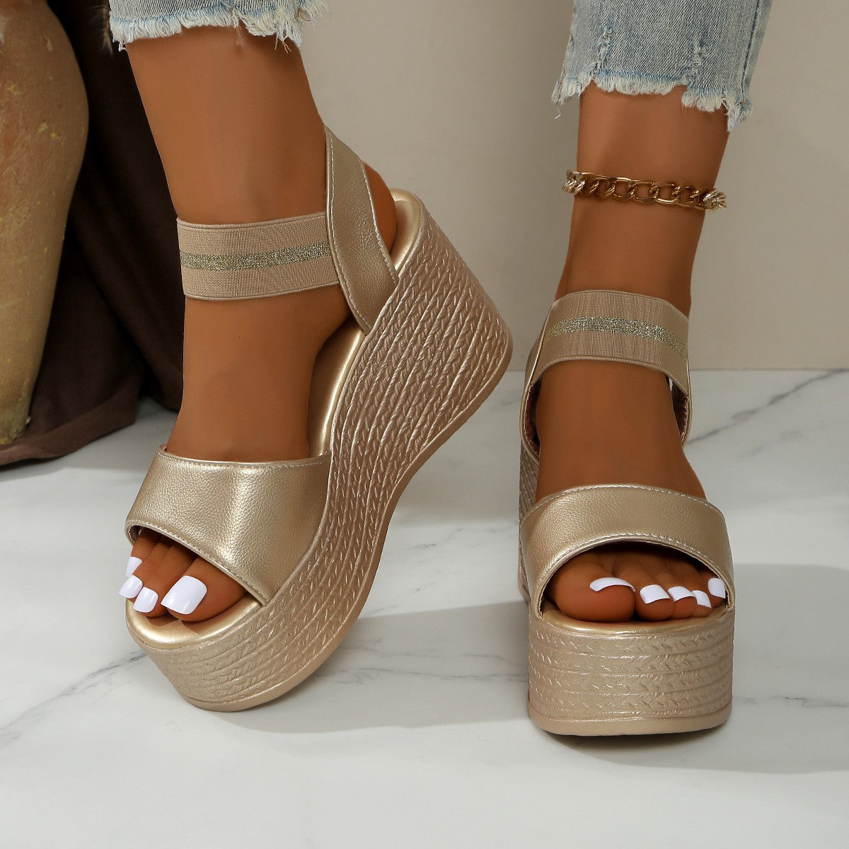 Damen Plateausandaletten mit elegantem Riemen und rutschfester Sohle R&B