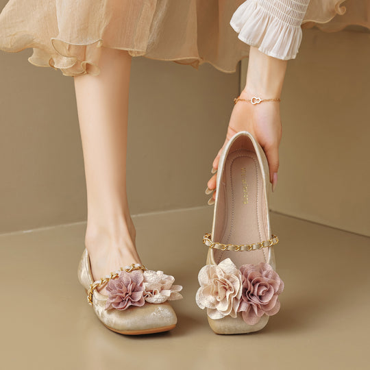 Damen Ballerinas mit dekorativem Blumenakzent und goldener Kette R&B