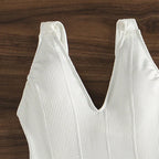 Damen Einteiliger Badeanzug mit tiefem V-Ausschnitt und strukturiertem Design