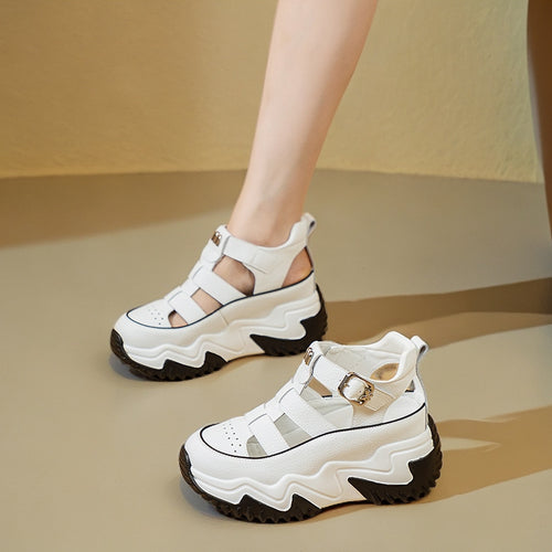 Damen Sportliche Sandalen mit rutschfestem Profil und angepasstem Riemendesign R&B