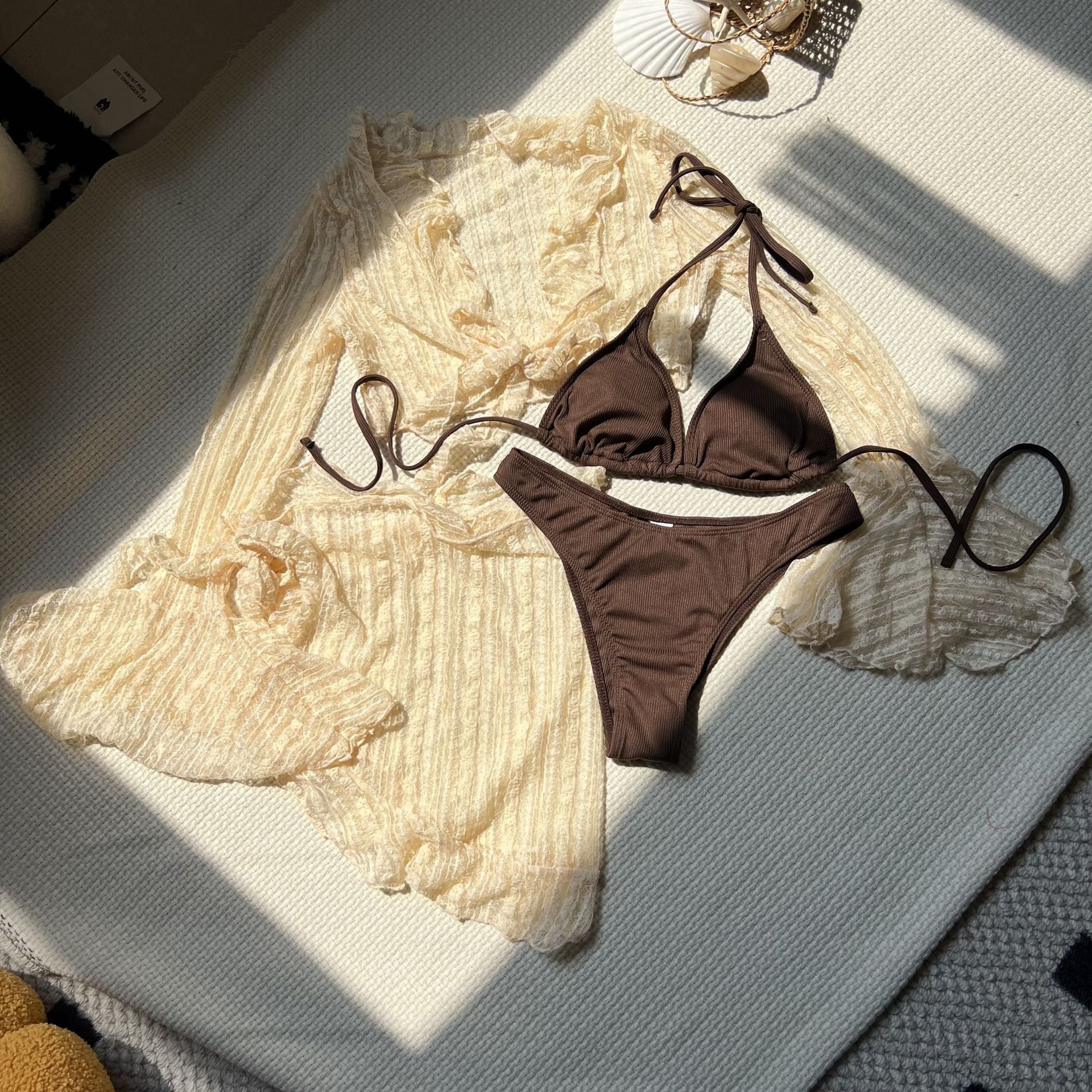Damen Bikini-Set mit elegantem Wickelrock und verspielten Rüschendetails R&B