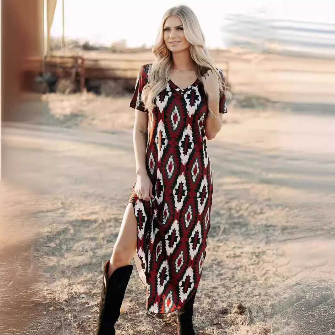 Damen Maxikleid mit tribal-inspiriertem Muster und hochstylisierten Seitenschlitzen R&B