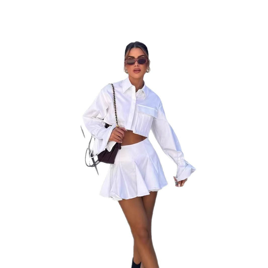 Damen modisches kurzämliges Set aus fließendem Material mit cropped Bluse und weit schwingendem Rock R&B