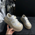 Damen Sportliche Sneakers mit velourslederner Oberflächenstruktur und dämpfendem Sohlenprofil R&B
