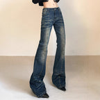 Damen Flared Jeans mit dekorativen Knopfdetails und herausragendem Denim-Finish R&B