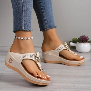 Damen Zehentrenner-Pantoletten mit modischem Riemendesign und eleganten Akzenten R&B