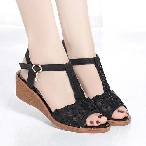 Damen Glamouröse Wedge-Sandaletten mit filigranem Designelement und verstellbarem Riemen R&B