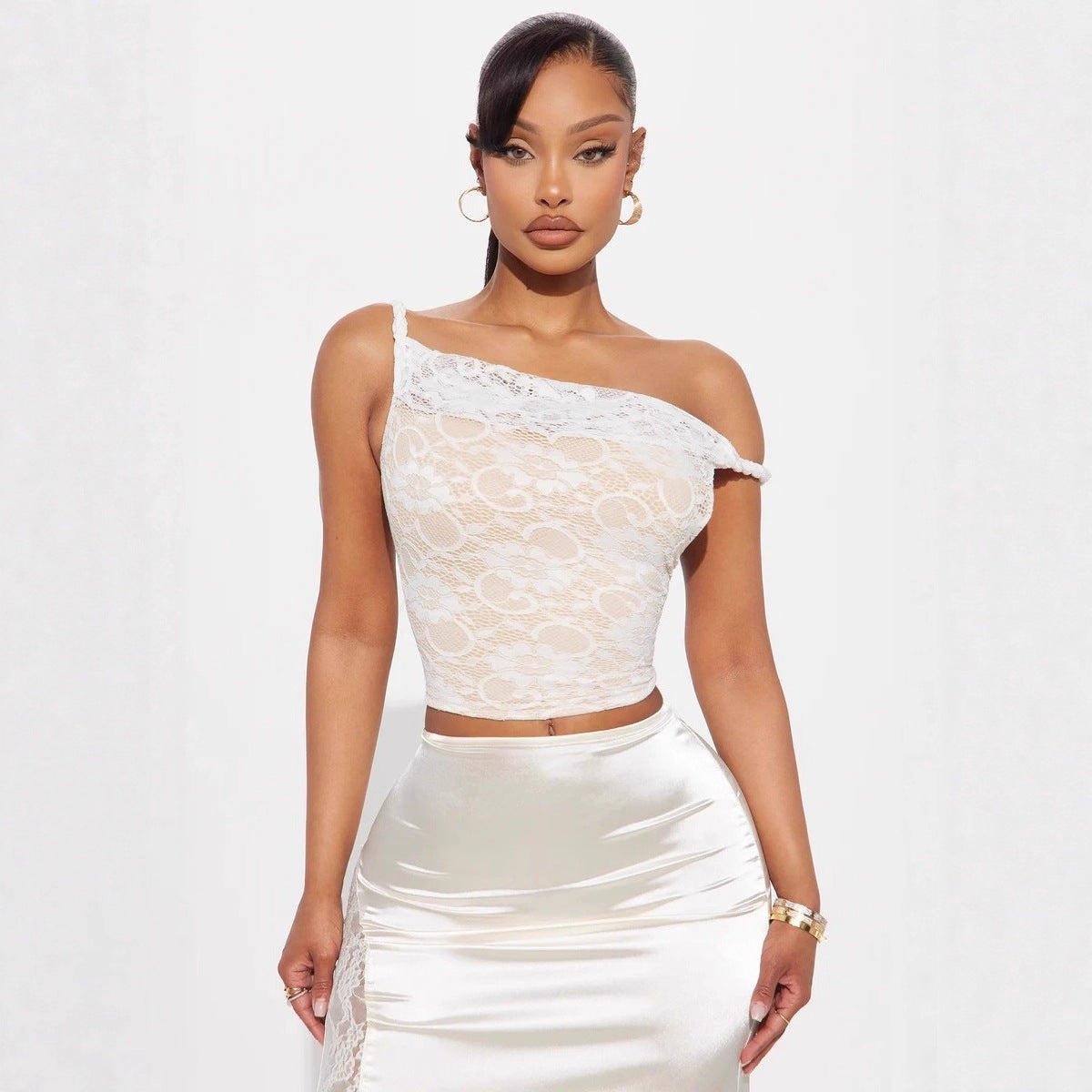 Damen Spitzenoberteil mit asymmetrischem Ausschnitt und romantischen Details R&B