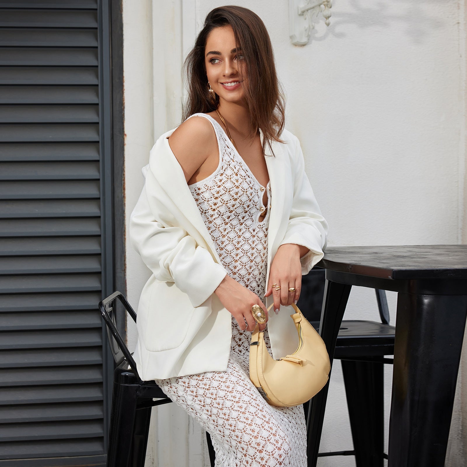 Damen Elegantes Netzkleid mit tiefem V-Ausschnitt und Knopfdetails