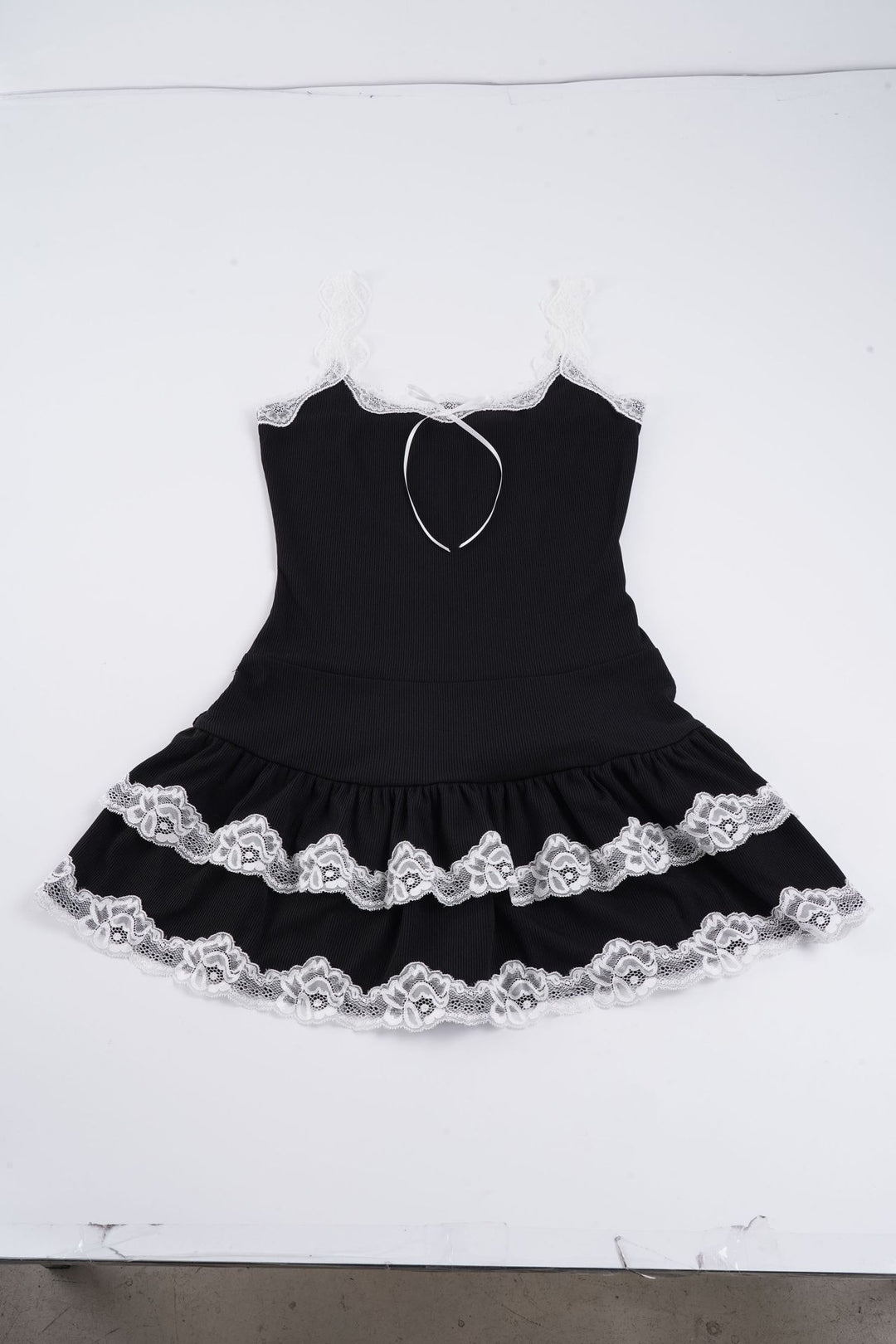 Damen Verspieltes Babydoll-Kleid mit Spitzenrand und verstellbaren Trägern R&B
