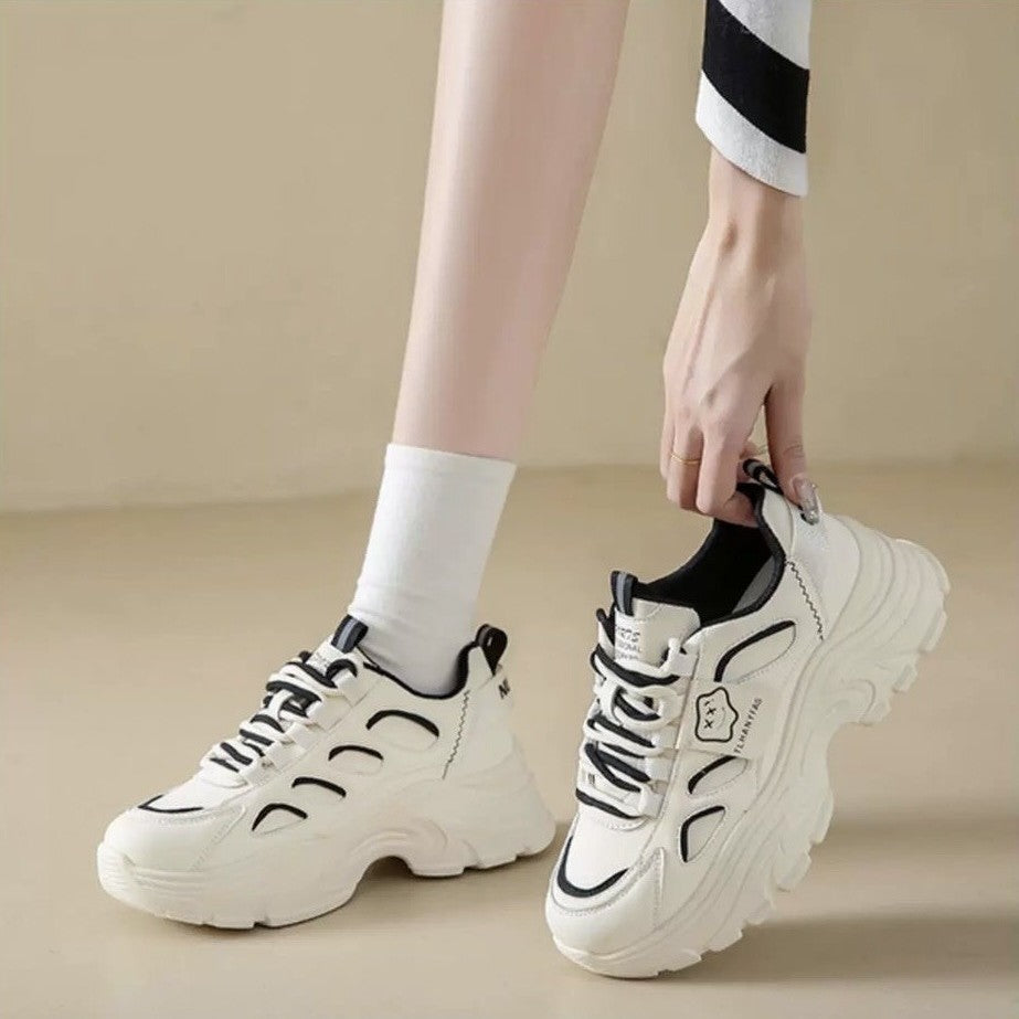 Damen Sportliche Chunky Sneakers mit atmungsaktiver Sohle und eleganten Designelementen
