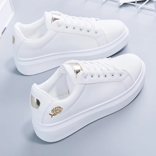 Damen nan urbaner Freizeit-Sneaker mit dezenter Rosenstickerei, erhöhtem Keilsohlenprofil und gepolstertem Komfortfußbett R&B